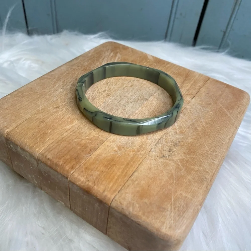 Vintage Acrylic Avocado Green Striped MCM Geometric Bangle Bracelet